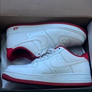 Air Force 1 University Red Size 9.5